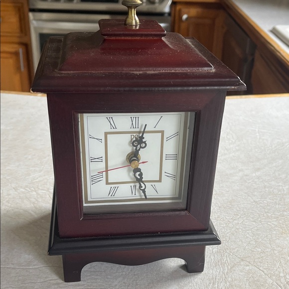 Other - Elegant Brown Table Clock